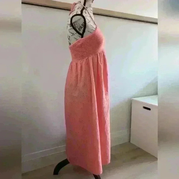 LE LIS | Women's Coral Eyelet Crochet Sleeveless Halter Midi Dress - Picture 6 of 9